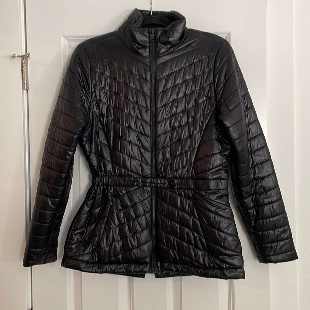 The North Face black lightweight puffer jacket size M